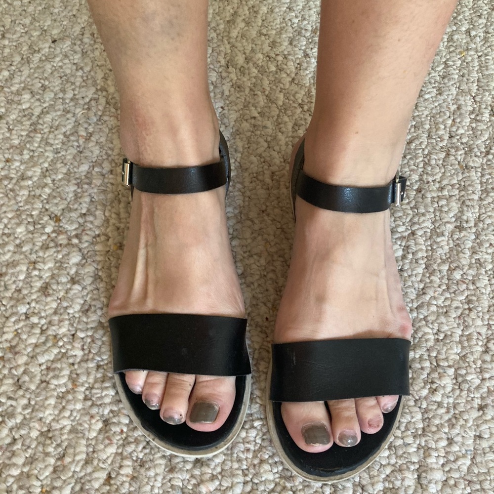 Black sandals size 8.5